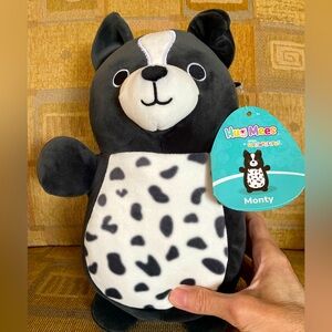 NWT Squishamllow Hugmee Monty.